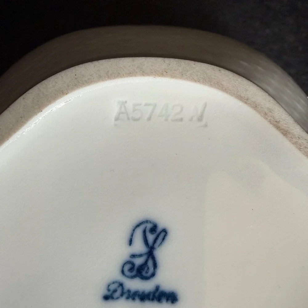 Schumann Dresden Porcelain Bird & Butterfly Basketweave Bowl A5742 31 Gold Rim